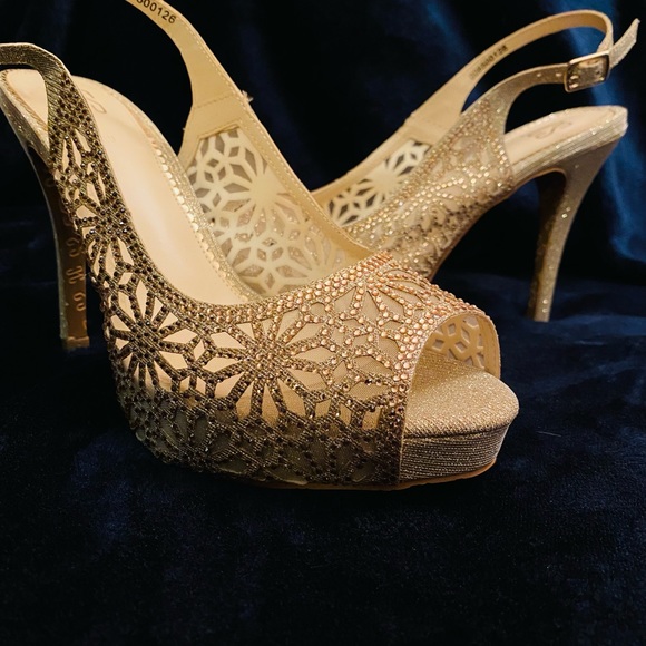ECS Gold heels - Picture 2 of 4